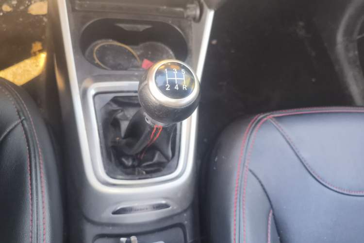Used Brilliance V3 2015 1.5L Manual Smart Version Gear Lever
