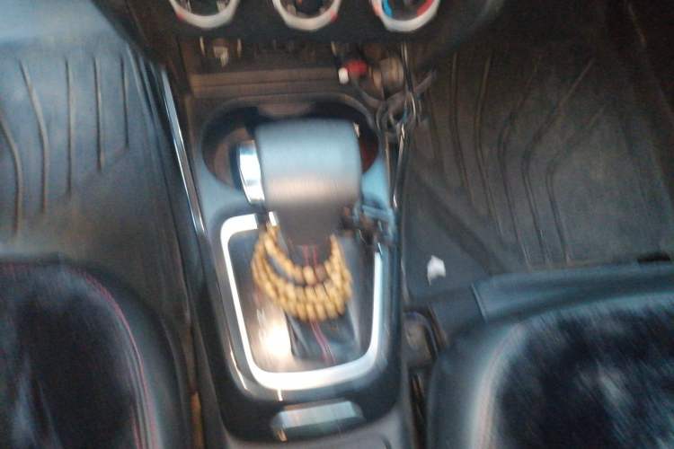 Used Brilliance V3 2015 1.5L Automatic Smart Version Gear Lever