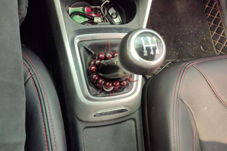 Used Brilliance V3 2015 1.5L Manual Smart Version Gear Lever