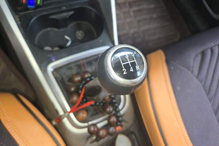 Used Brilliance V3 2015 1.5L Manual Elite Model Gear Lever