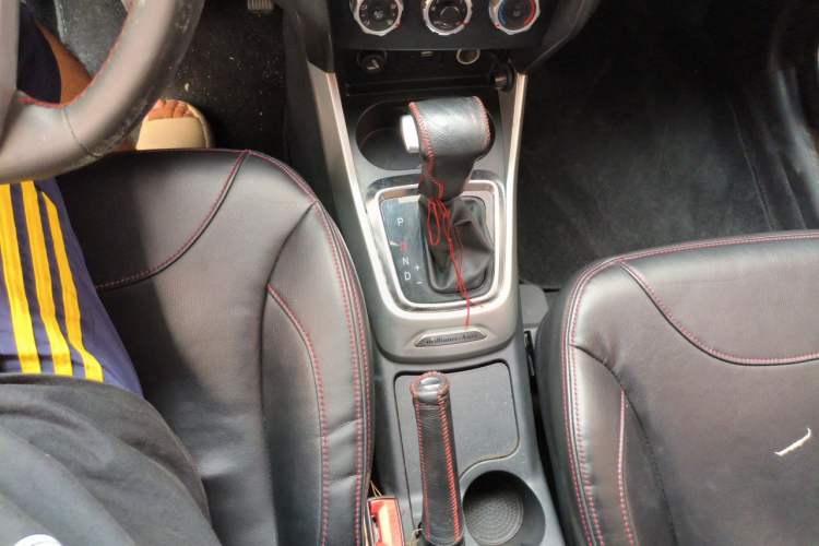 Used Brilliance V3 2015 1.5T Automatic Elite Model Gear Lever