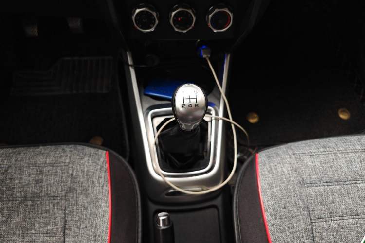 Used Brilliance V3 2015 1.5L Manual Smart Version Gear Lever