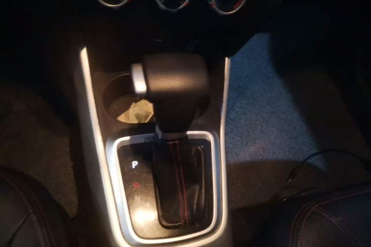 Used Brilliance V3 2015 1.5L Automatic Smart Version Gear Lever
