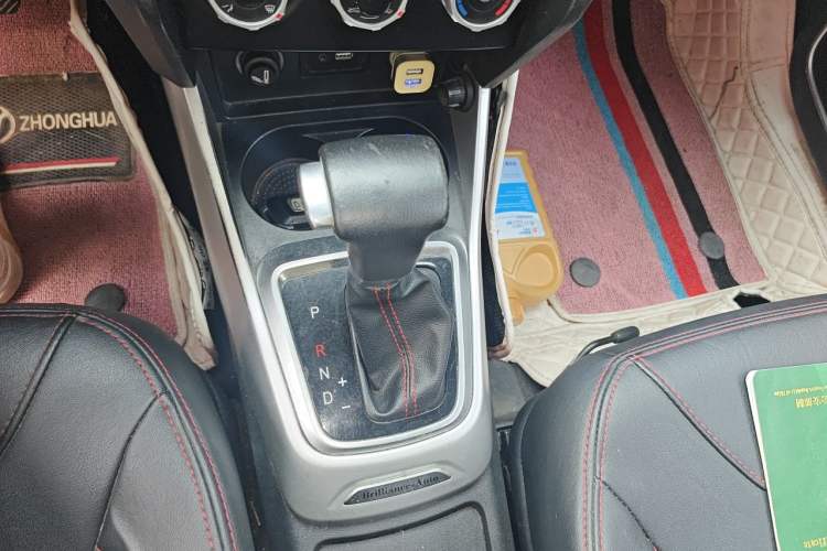 Used Brilliance V3 2015 1.5L Automatic Smart Version Gear Lever
