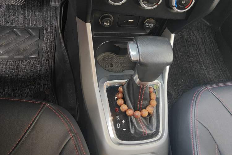 Used Brilliance V3 2015 1.5L Automatic Smart Version Gear Lever
