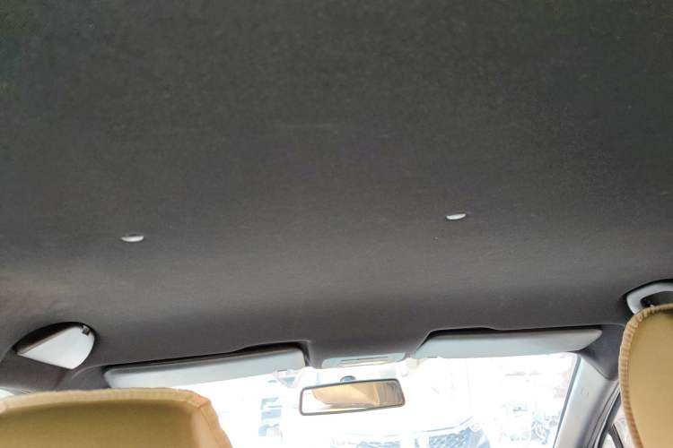 Used Brilliance V3 2015 1.5L Automatic Elite Model Headliner