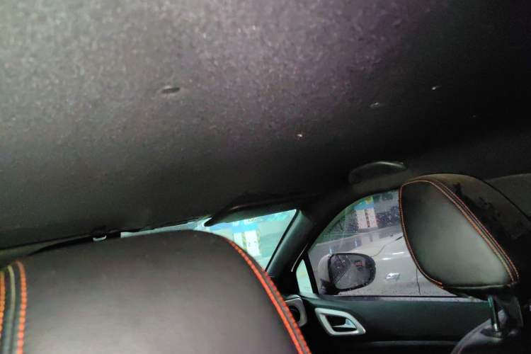 Used Brilliance V3 2015 1.5L Automatic Elite Model Headliner