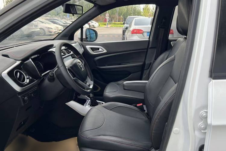 Used Brilliance V3 2015 1.5T Automatic Flagship Model Interior 2