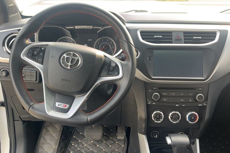 Used Brilliance V3 2015 1.5L Automatic Smart Version Interior 2