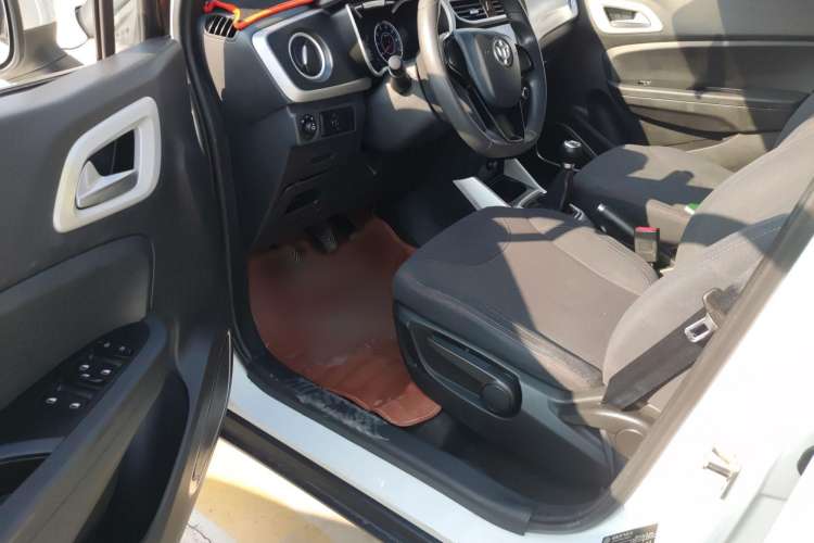 Used Brilliance V3 2015 1.5L Manual Comfort Model Interior 2