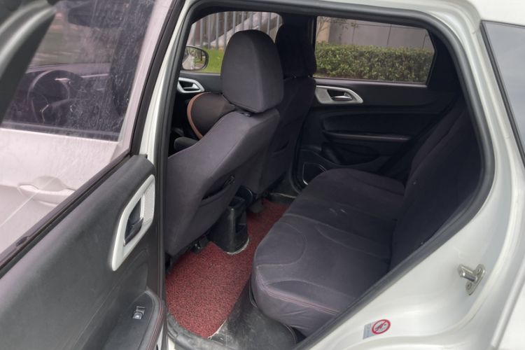 Used Brilliance V3 2015 1.5L Automatic Elite Model Interior 2