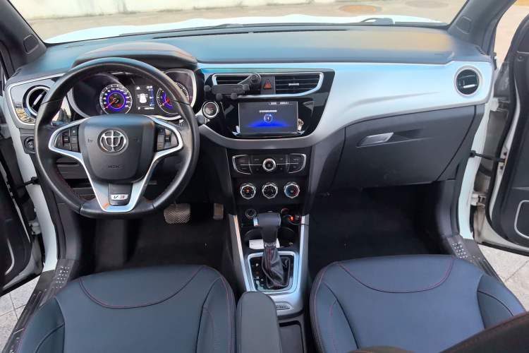 Used Brilliance V3 2015 1.5L Automatic Smart Version Interior 9