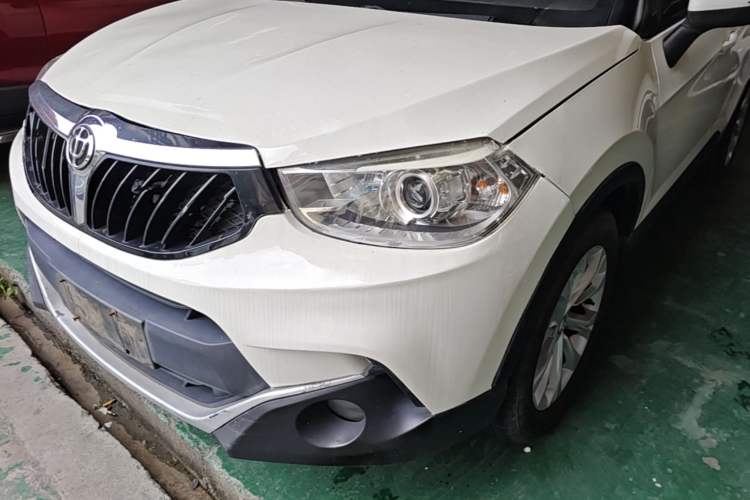 Used Brilliance V3 2015 1.5L Automatic Elite Model Left Front Headlight