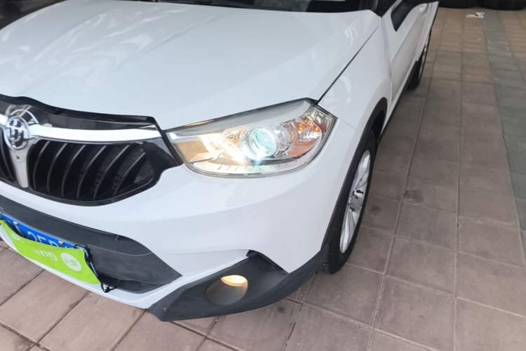 Used Brilliance V3 2015 1.5L Automatic Elite Model Left Front Headlight
