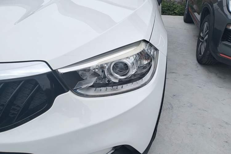 Used Brilliance V3 2015 1.5L Manual Smart Version Left Front Headlight