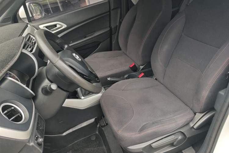 Used Brilliance V3 2015 1.5L Manual Base Version Left Front Seat
