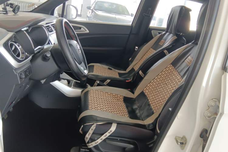 Used Brilliance V3 2015 1.5L Manual Elite Model Left Front Seat