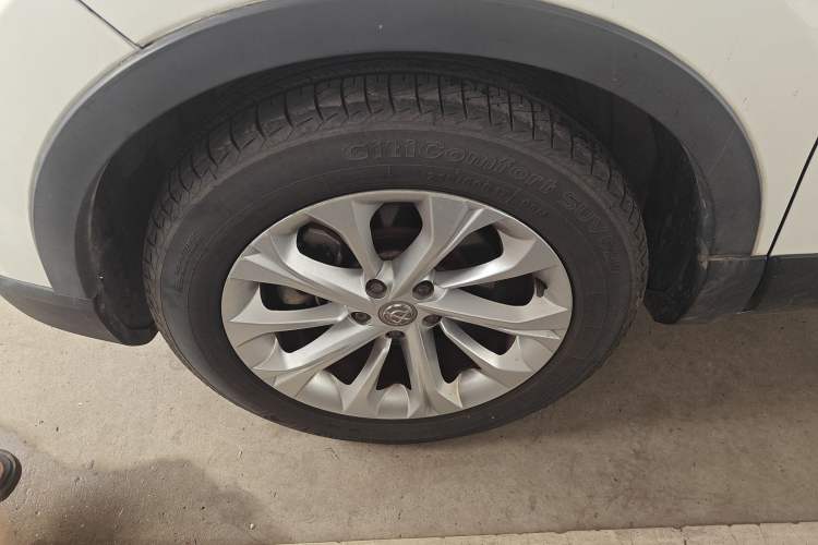 Used Brilliance V3 2015 1.5L Automatic Smart Version Left Front Wheel Hub