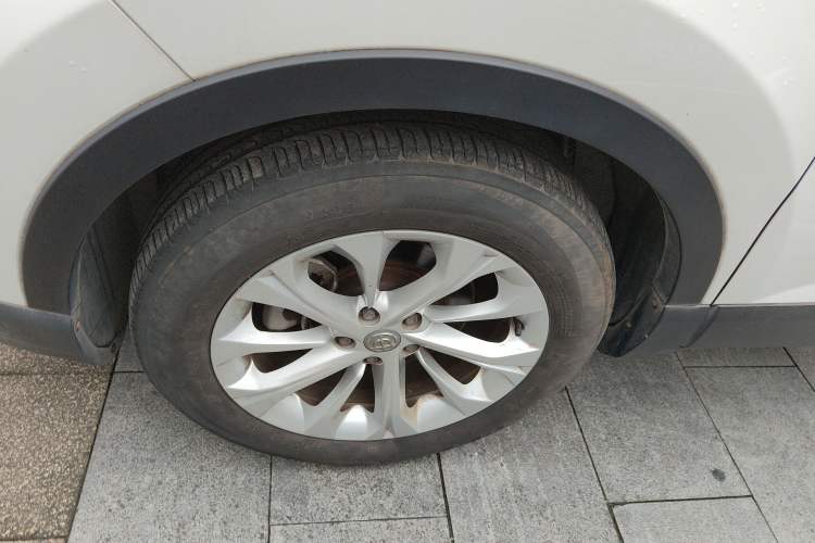 Used Brilliance V3 2015 1.5L Manual Elite Model Left Front Wheel Hub