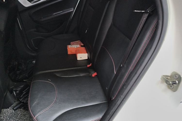 Used Brilliance V3 2015 1.5T Automatic Flagship Model Left Rear Seat