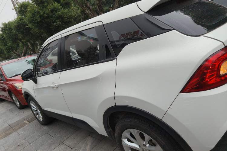 Used Brilliance V3 2015 1.5L Manual Elite Model Left Side