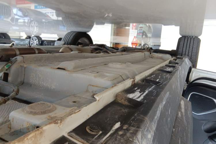 Used Brilliance V3 2015 1.5L Manual Elite Model Left Side Sill
