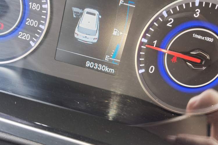 Used Brilliance V3 2015 1.5L Manual Smart Version Odometer Close Up