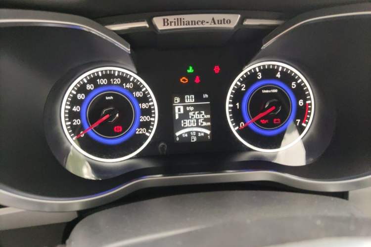 Used Brilliance V3 2015 1.5T Automatic Elite Model Odometer Close Up
