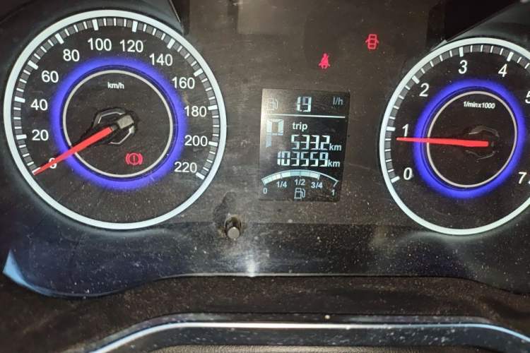Used Brilliance V3 2015 1.5L Automatic Elite Model Odometer Close Up