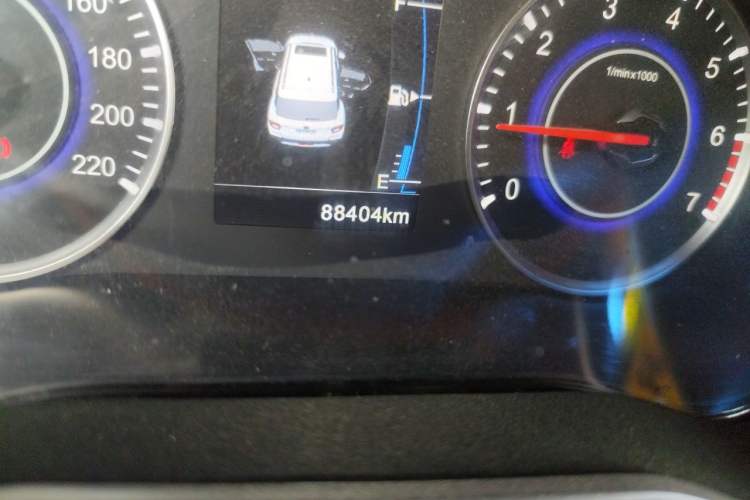 Used Brilliance V3 2015 1.5L Manual Smart Version Odometer Close Up