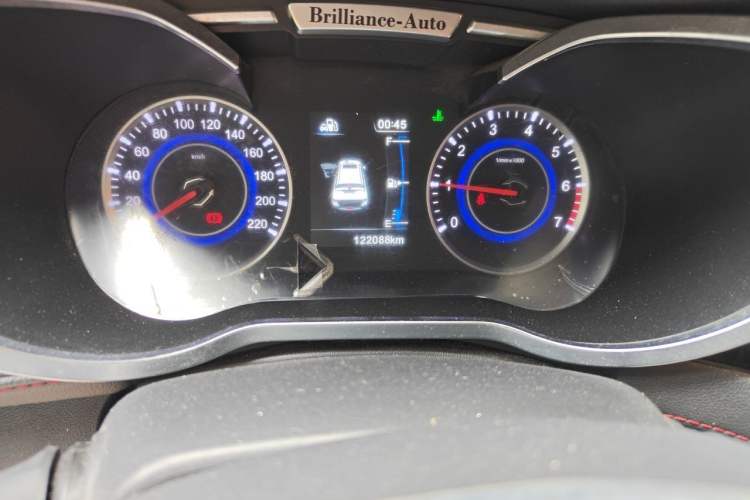 Used Brilliance V3 2015 1.5L Manual Smart Version Odometer Close Up