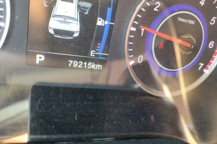 Used Brilliance V3 2015 1.5L Automatic Smart Version Odometer Close Up