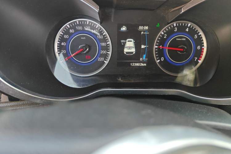 Used Brilliance V3 2015 1.5L Manual Smart Version Odometer Close Up