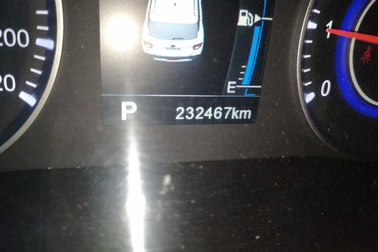 Used Brilliance V3 2015 1.5L Automatic Smart Version Odometer Close Up