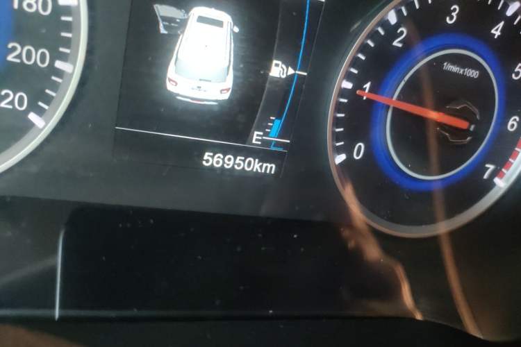 Used Brilliance V3 2015 1.5L Manual Smart Version Odometer Close Up