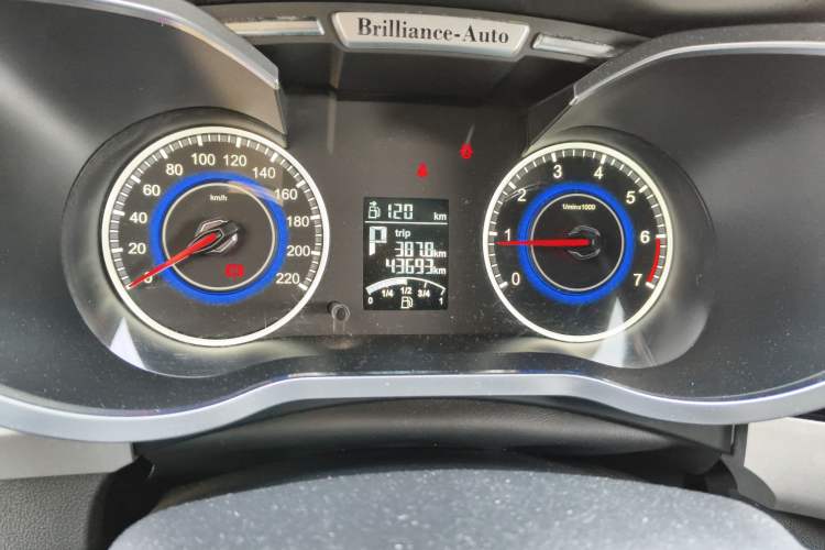 Used Brilliance V3 2015 1.5L Automatic Elite Model Odometer Close Up