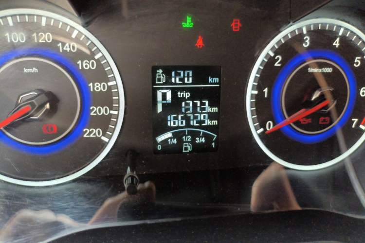 Used Brilliance V3 2015 1.5T Automatic Elite Model Odometer Close Up