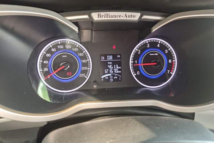 Used Brilliance V3 2015 1.5L Manual Base Version Odometer Close Up