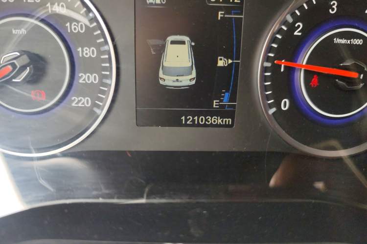 Used Brilliance V3 2015 1.5L Manual Smart Version Odometer Close Up