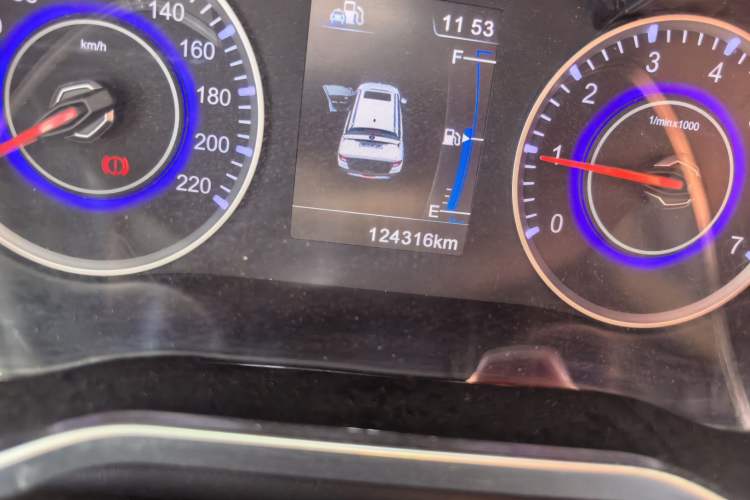 Used Brilliance V3 2015 1.5L Manual Elite Model Odometer Close Up