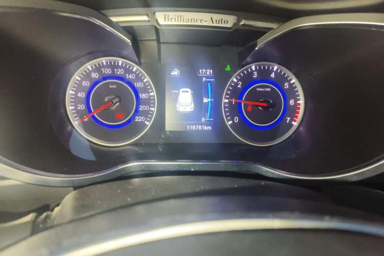 Used Brilliance V3 2015 1.5L Manual Smart Version Odometer Close Up