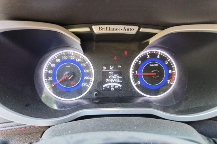Used Brilliance V3 2015 1.5L Manual Smart Version Odometer Close Up