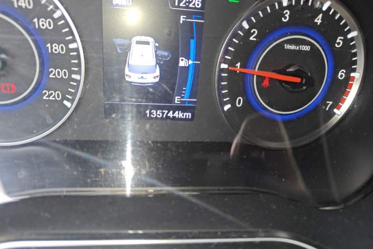 Used Brilliance V3 2015 1.5L Manual Smart Version Odometer Close Up