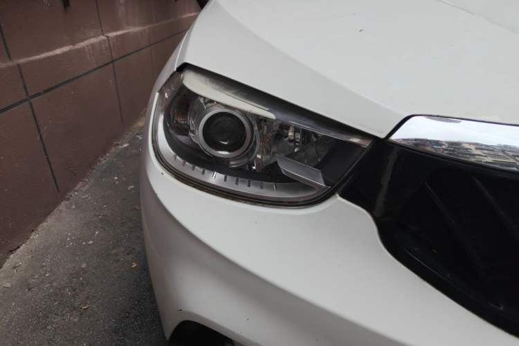 Used Brilliance V3 2015 1.5L Manual Smart Version Right Front Headlight