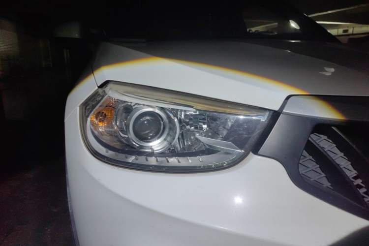 Used Brilliance V3 2015 1.5L Manual Comfort Model Right Front Headlight