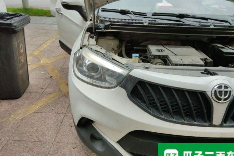 Used Brilliance V3 2015 1.5L Automatic Comfort Edition Right Front Headlight