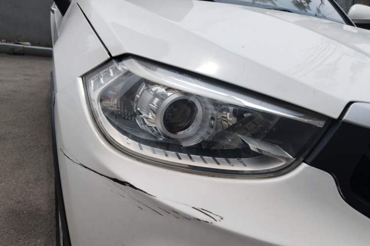 Used Brilliance V3 2015 1.5L Manual Comfort Model Right Front Headlight