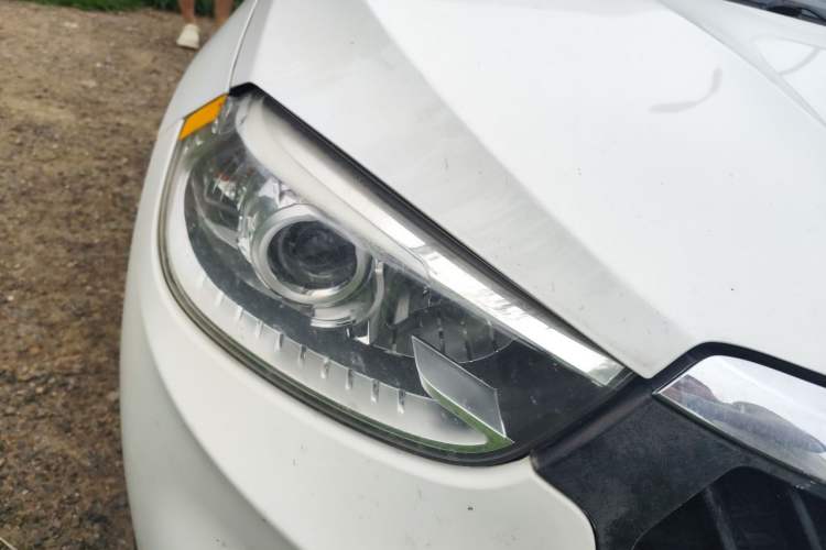 Used Brilliance V3 2015 1.5L Automatic Elite Model Right Front Headlight