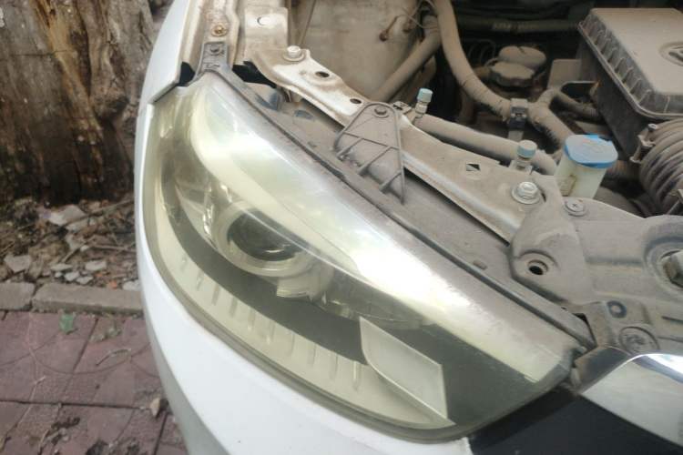 Used Brilliance V3 2015 1.5L Manual Smart Version Right Front Headlight