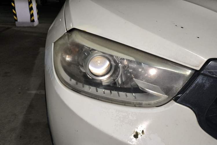 Used Brilliance V3 2015 1.5L Manual Smart Version Right Front Headlight